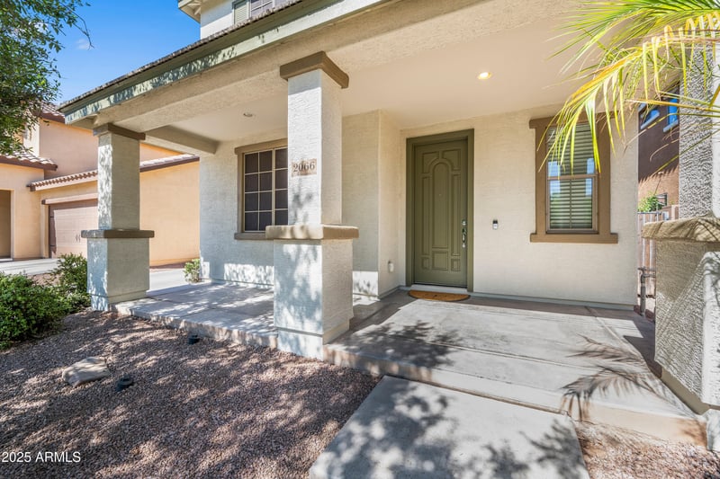 2066 Moccasin Trl, Gilbert, AZ 85295