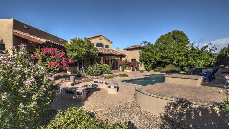 2067 E Pickett Ct, Gilbert, AZ 85298