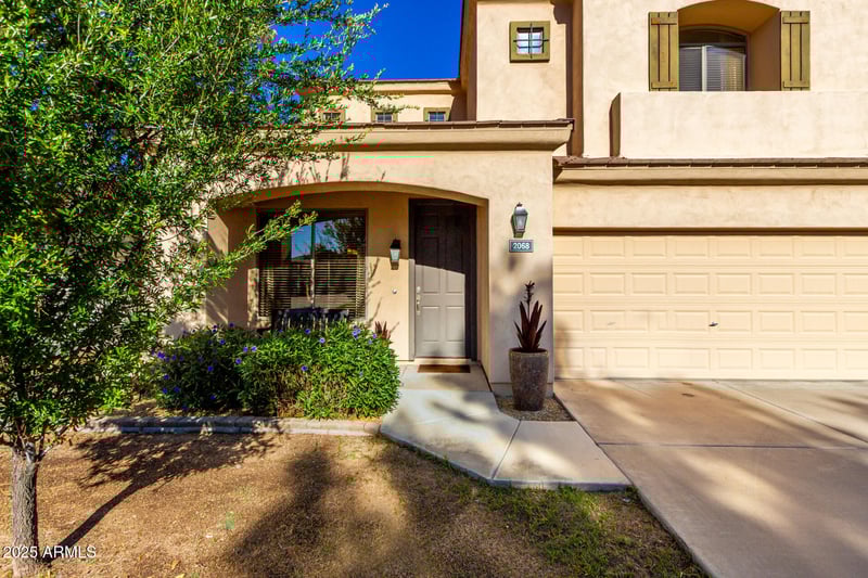 2068 Olive Way, Chandler, AZ 85248