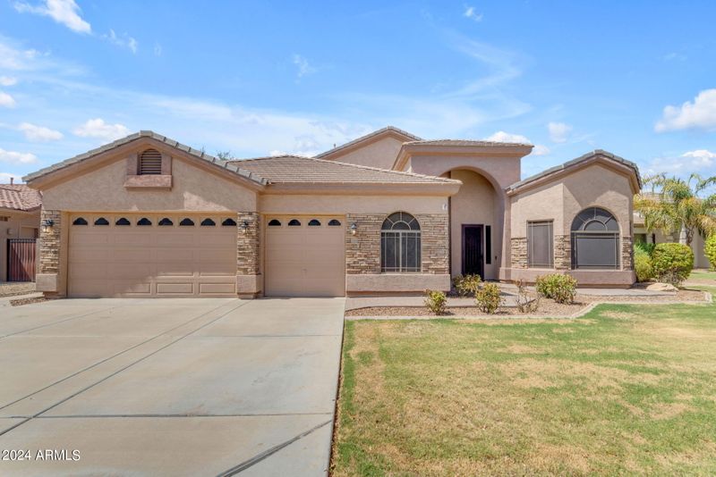 2068 S Sailors Ct, Gilbert, AZ 85295