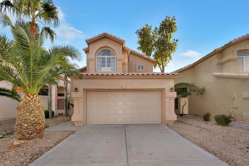 2069 E Saltsage Dr, Phoenix, AZ 85048