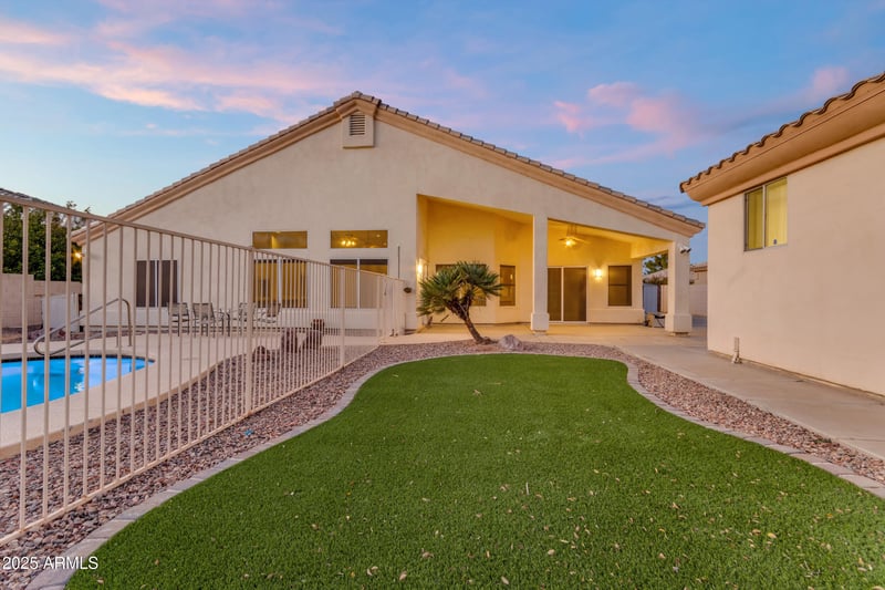 2069 Sierra Madre Ave, Gilbert, AZ 85296