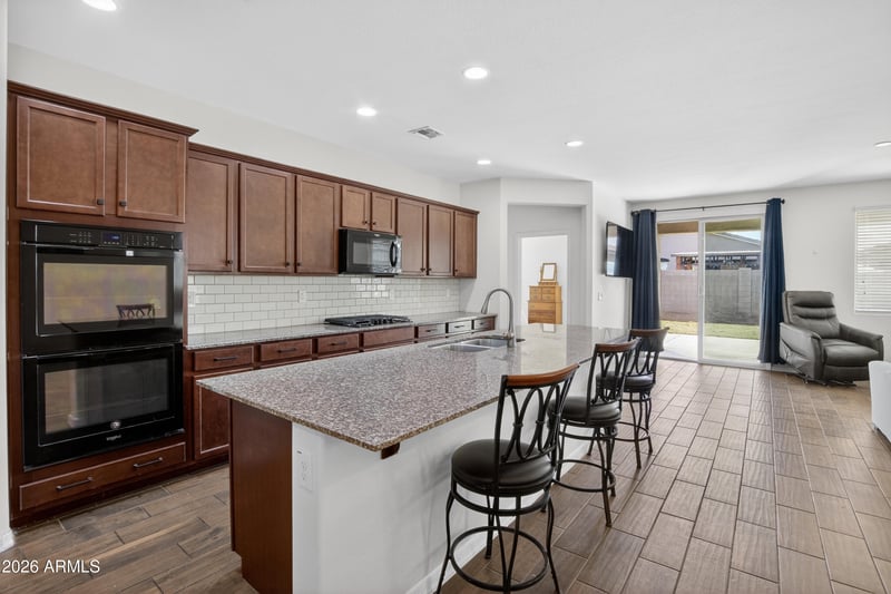 2069 Kenton Way, San Tan Valley, AZ 85144