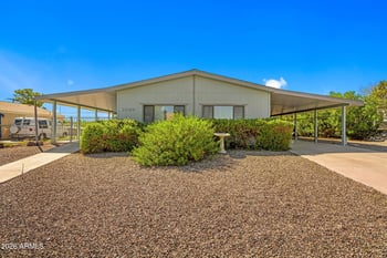 2069 W Smoketree Dr, Wickenburg, AZ 85390