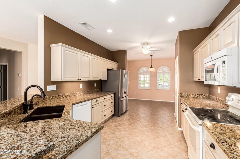 20693 Glen Canyon Dr, Surprise, AZ 85387