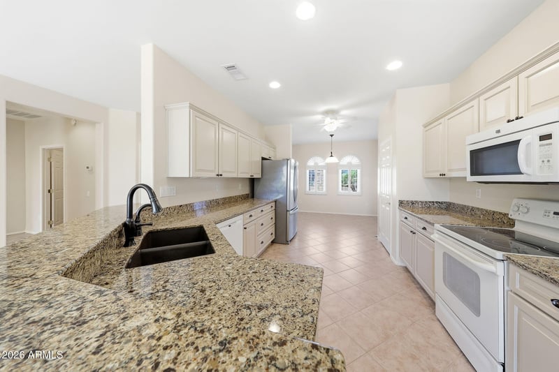 20693 N Glen Canyon Dr, Surprise, AZ 85387