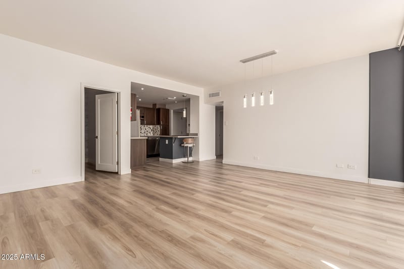 207 Clarendon Ave #H9, Phoenix, AZ 85013