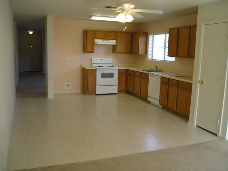 207 E Beth Dr, Phoenix, AZ 85042