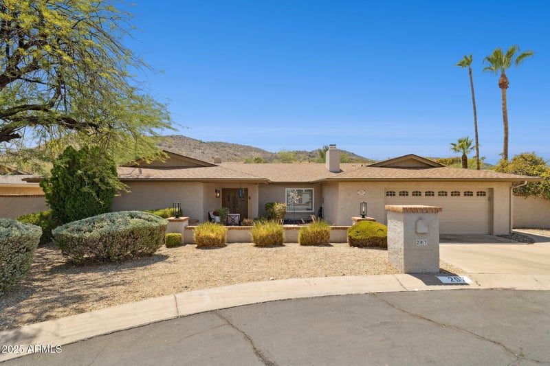 207 Surrey Ave, Phoenix, AZ 85029