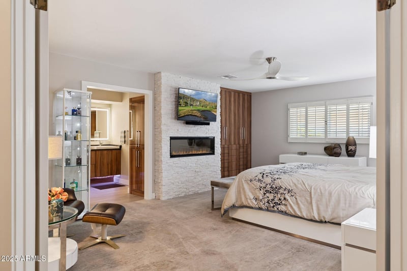 207 Surrey Ave, Phoenix, AZ 85029