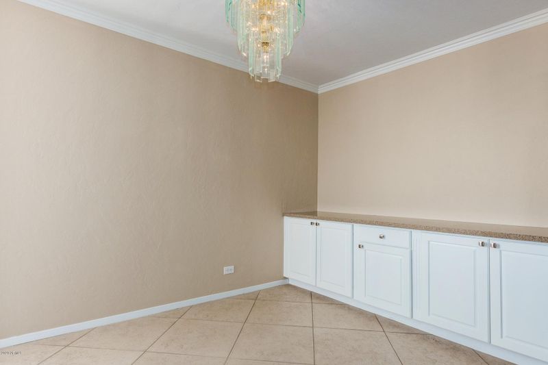 207 W Clarendon Ave #17F, Phoenix, AZ 85013