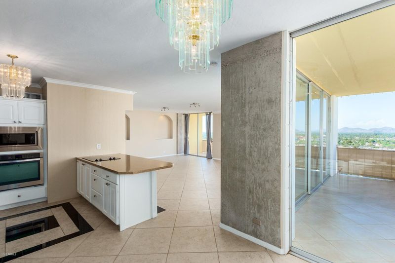 207 W Clarendon Ave #17F, Phoenix, AZ 85013