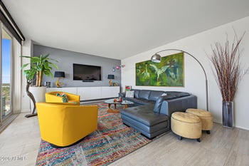 207 W Clarendon Ave #C19, Phoenix, AZ 85013