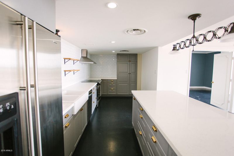 207 W Clarendon Ave #E20, Phoenix, AZ 85013