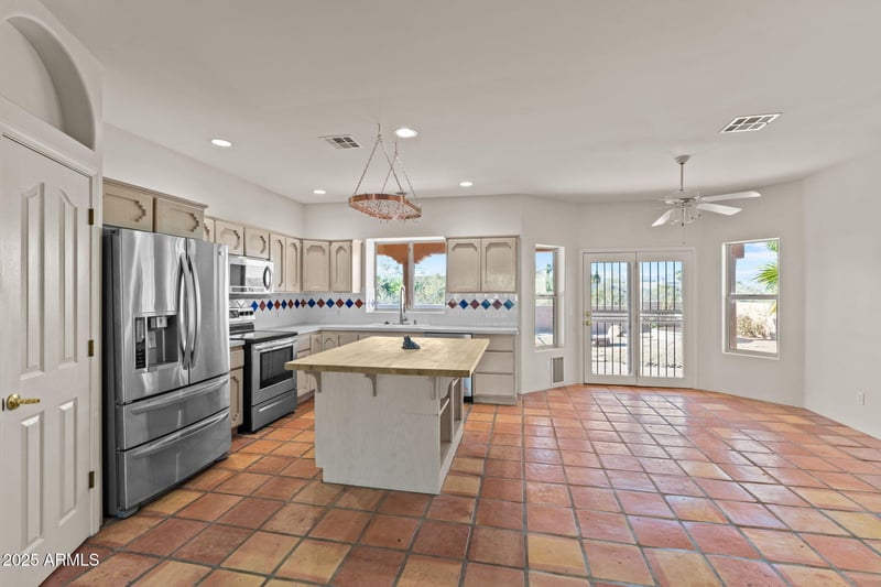 2070 Bromm Ln, Wickenburg, AZ 85390