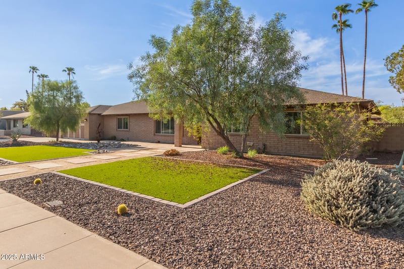 2070 Manhatton Dr, Tempe, AZ 85282