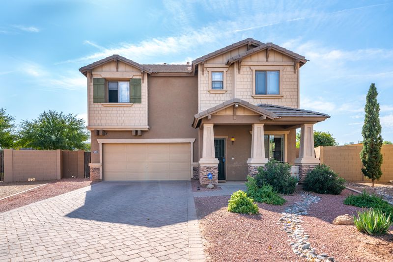 2071 S Starling Dr, Gilbert, AZ 85295