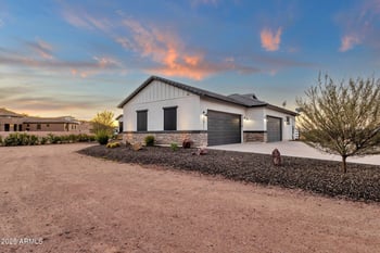 2071 W Butte Creek Blvd, San Tan Valley, AZ 85144