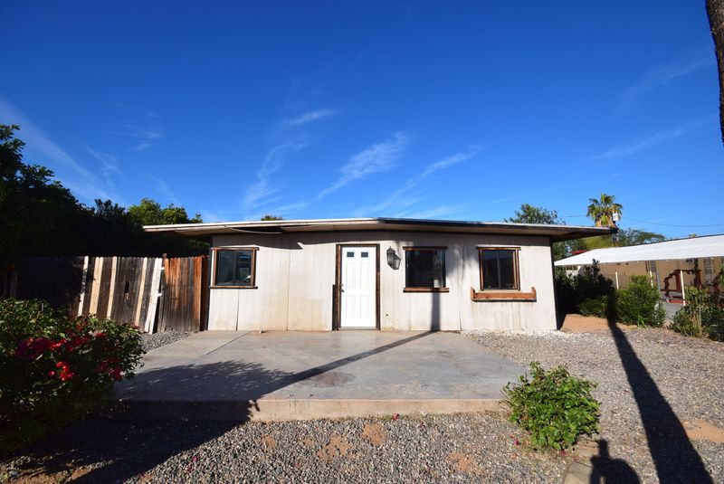 2072 E Michelle Dr, Phoenix, AZ 85022
