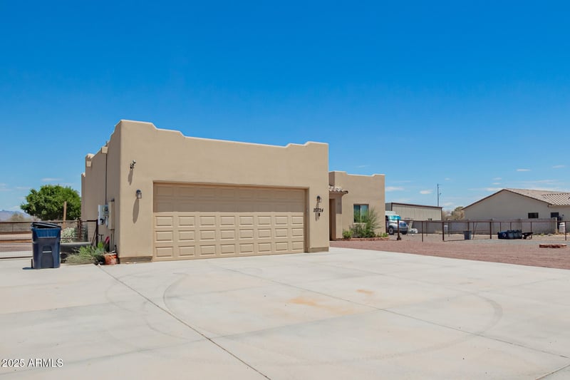 20724 Saguaro Vista Dr, Wittmann, AZ 85361