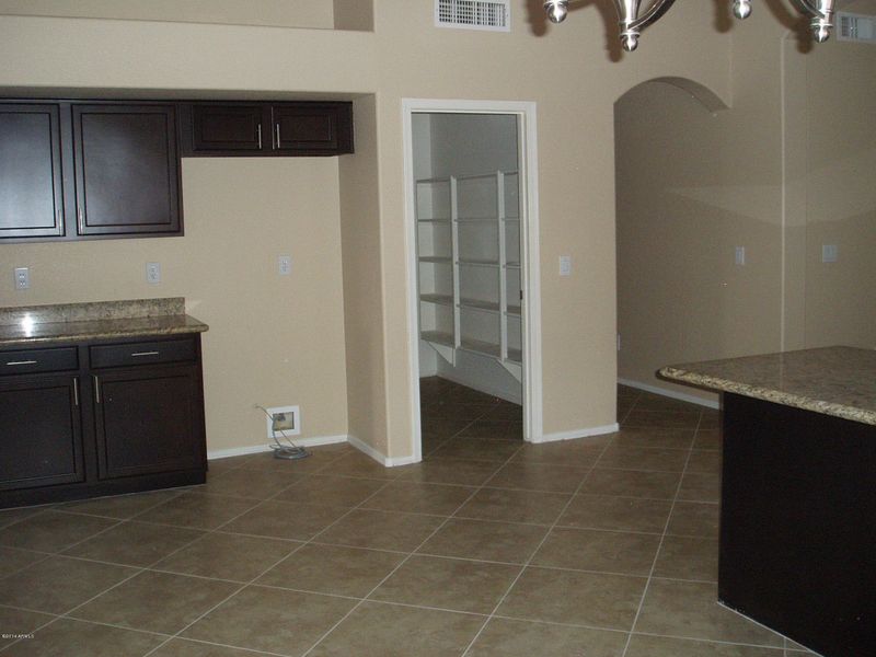 2073 E Willow Wick Rd, Gilbert, AZ 85296
