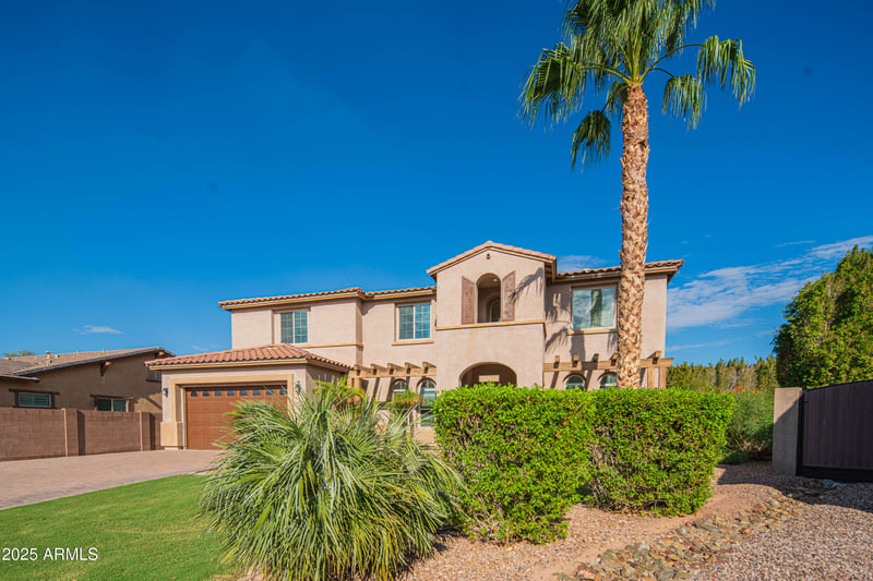 2073 Navajo Ct, Chandler, AZ 85286