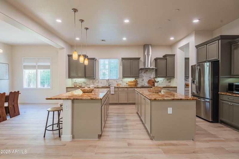 2073 Navajo Ct, Chandler, AZ 85286