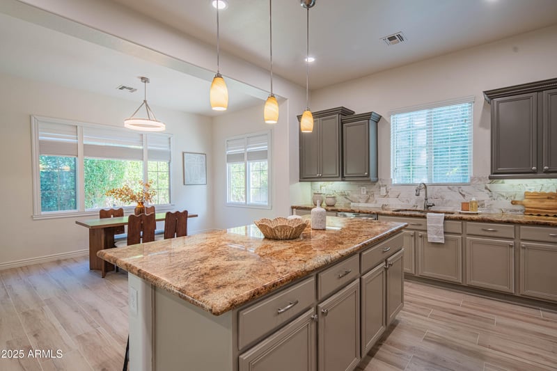 2073 Navajo Ct, Chandler, AZ 85286