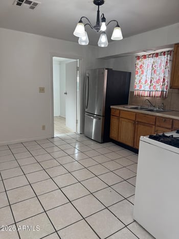 2073 Chambers St, Phoenix, AZ 85041