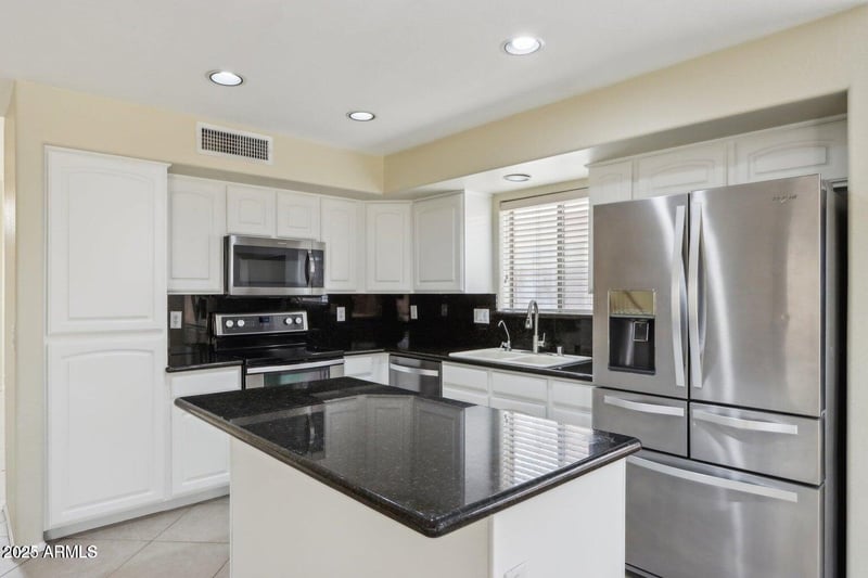 20734 38th St, Phoenix, AZ 85050