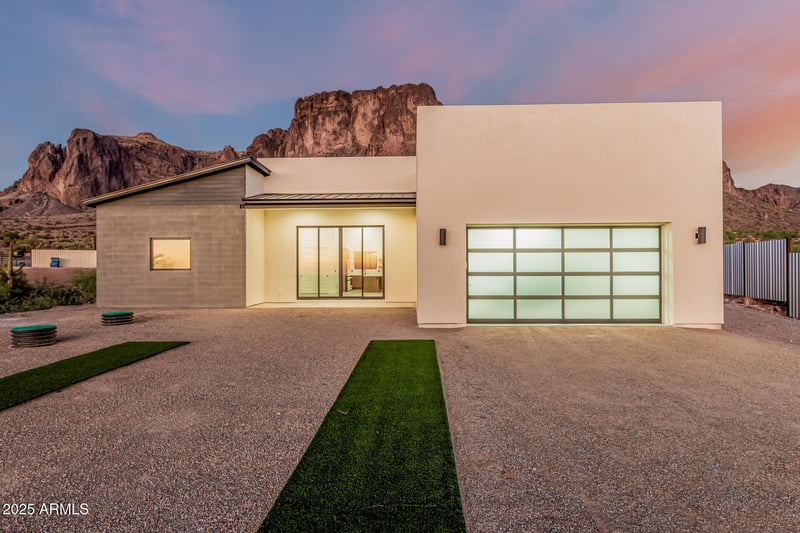 2075 Holmes Rd, Apache Junction, AZ 85119