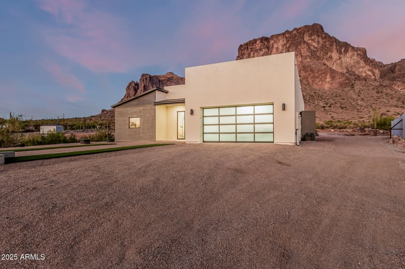 2075 Holmes Rd, Apache Junction, AZ 85119