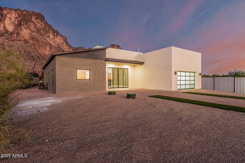 2075 Holmes Rd, Apache Junction, AZ 85119