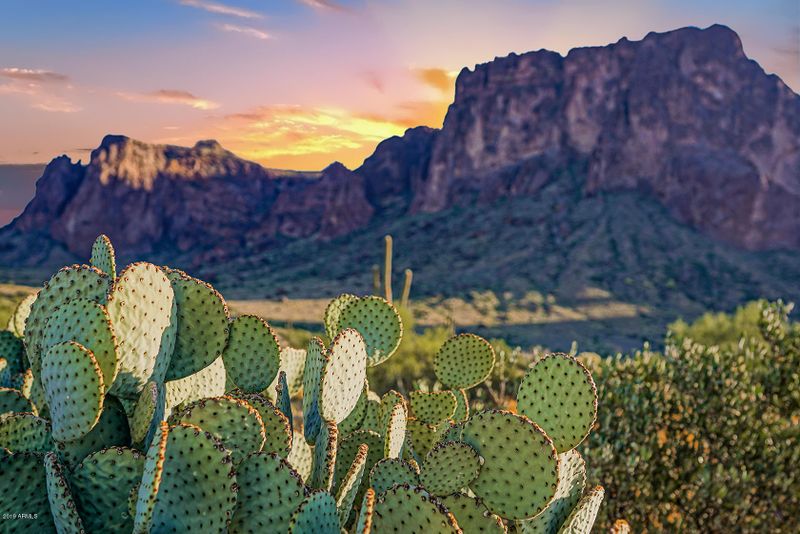 2075 N Holmes Rd, Apache Junction, AZ 85119