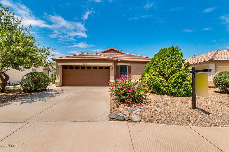 2076 S Voyager Dr, Gilbert, AZ 85295