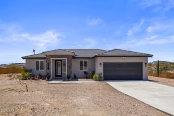 2077 Maria Ct, San Tan Valley, AZ 85144