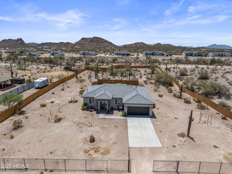 2077 Maria Ct, San Tan Valley, AZ 85144