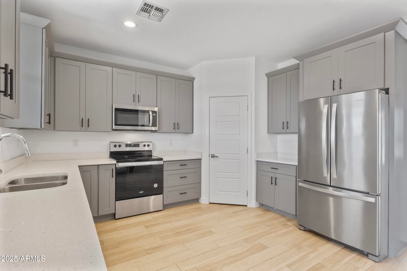 2077 Maria Ct, San Tan Valley, AZ 85144