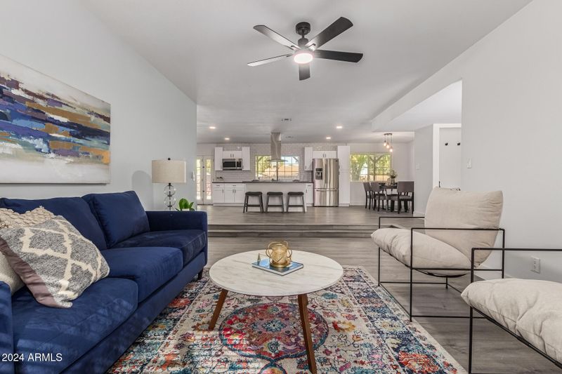2078 E Donner Dr, Tempe, AZ 85282