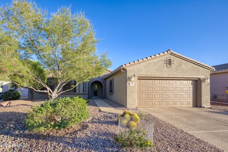 20781 Kingpoint Dr, Surprise, AZ 85387