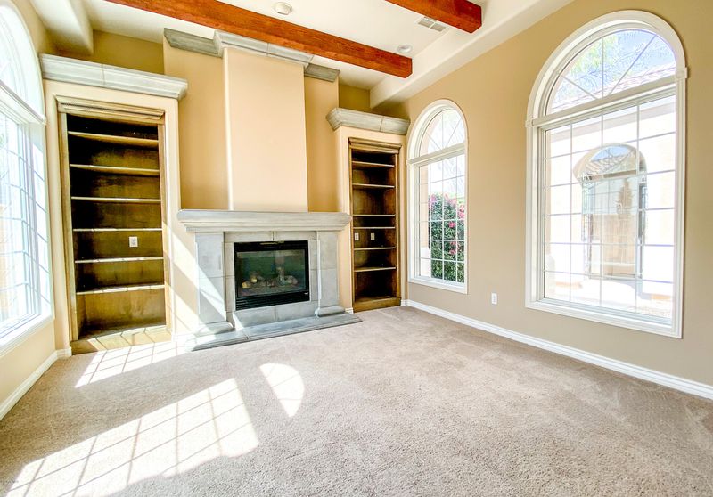 2079 E Hackberry Pl, Chandler, AZ 85286