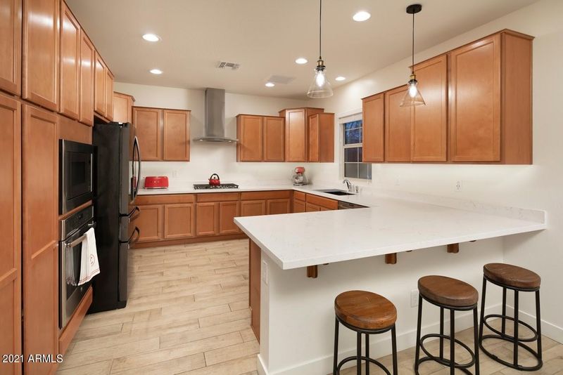 208 E Brinley Dr, Tempe, AZ 85288