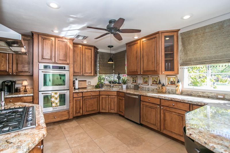 208 E Colter St, Phoenix, AZ 85012
