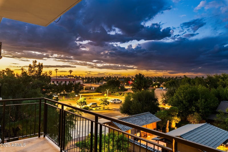 208 Portland St #360, Phoenix, AZ 85003