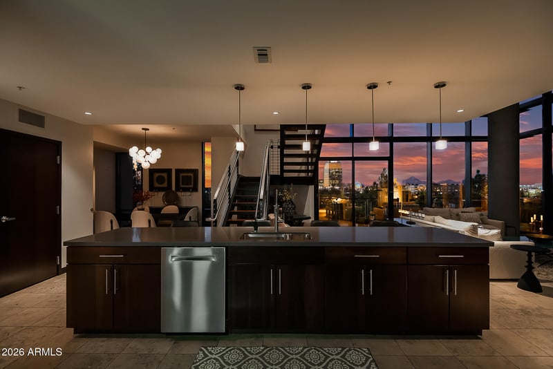 208 W Portland St #557, Phoenix, AZ 85003