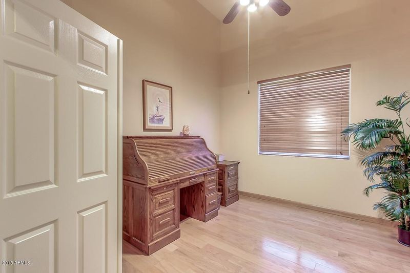 208 W Smoketree Rd, Gilbert, AZ 85233