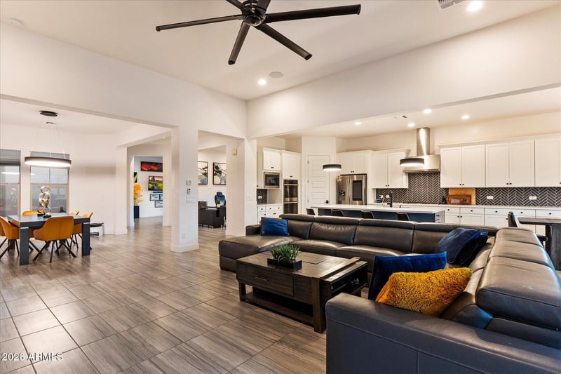 2080 E Aquarius Pl, Chandler, AZ 85249