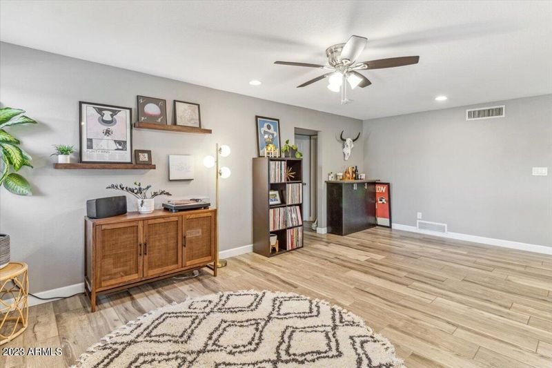 2080 E Riviera Dr, Tempe, AZ 85282