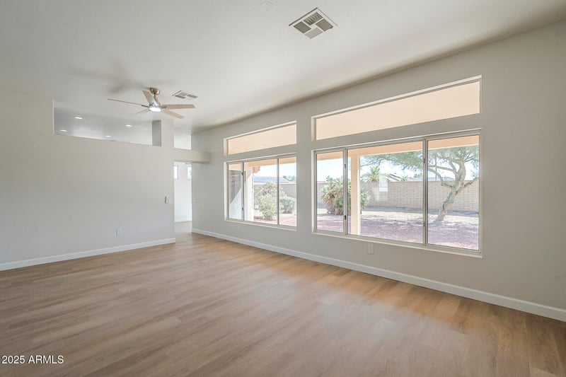 20821 152nd Dr, Sun City West, AZ 85375