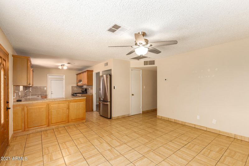 2084 E Don Carlos Ave, Tempe, AZ 85281